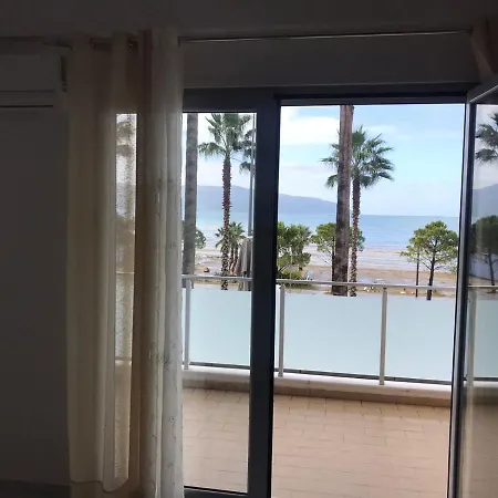 Lejlighed Sea Front House
