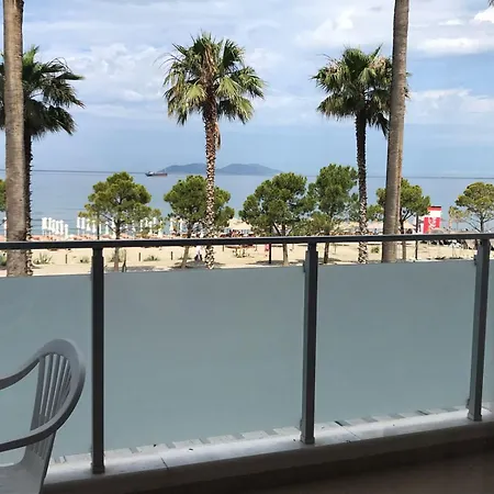 Sea Front House *