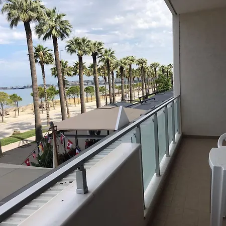 Apartment Sea Front House *