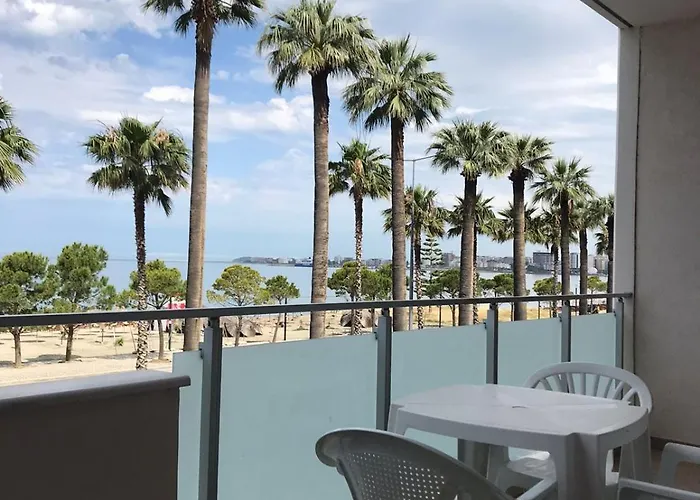 Sea Front House 公寓